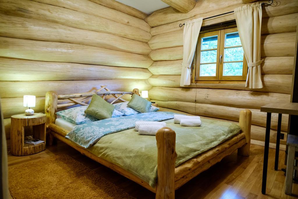 Villa BeaR's LOG Selište Drežničko Exterior foto